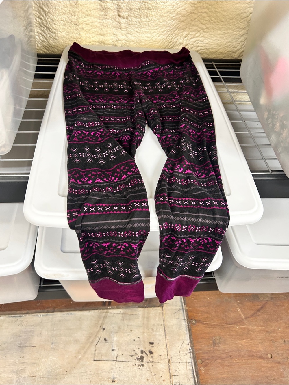 Women's L. Black & Magenta Patterned Pajama Pants